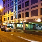 Sechi With Parking Отель Милан