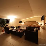 Sechi With Parking 3* Милан