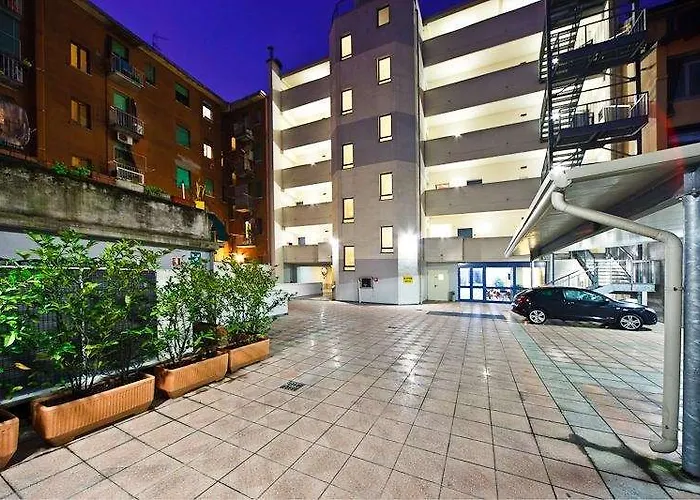 Sechi With Parking ميلان